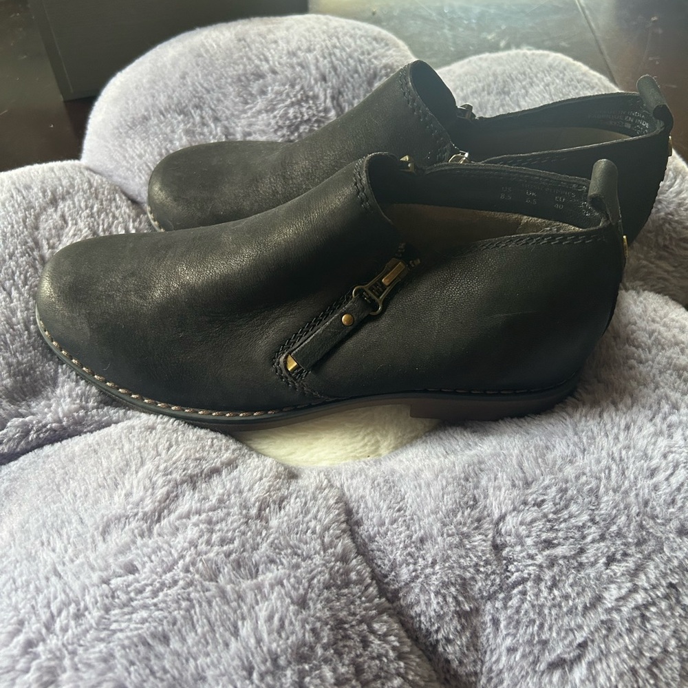 Hush Puppies Mazin Cayto Zip Bootie - Size 8.5M